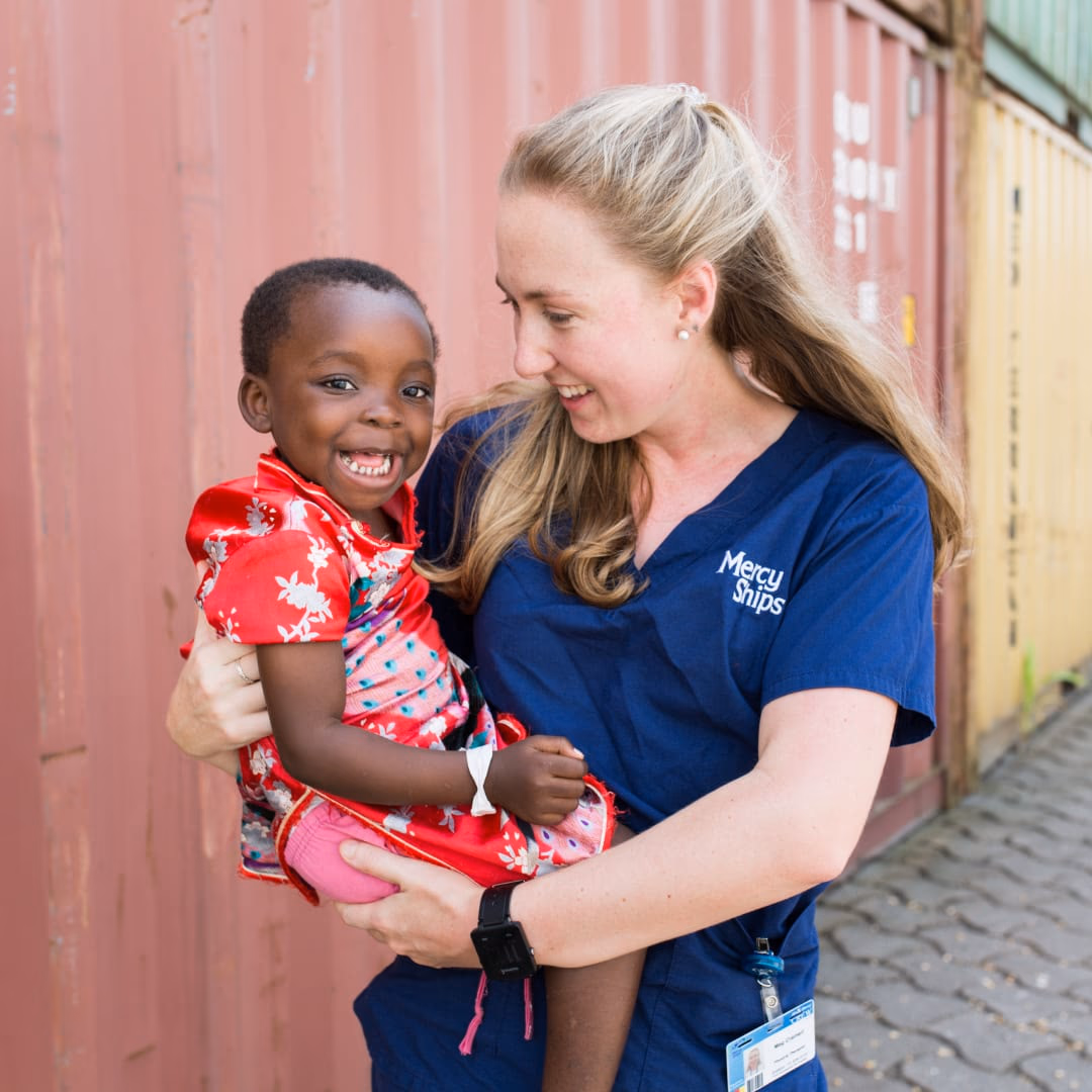 mercy ships volunteer